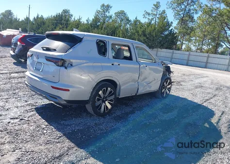 2025 Mitsubishi Outlander Se 2.5 2Wd z USA, uszkodzony, nr VIN JA4J3VA87SZ051582